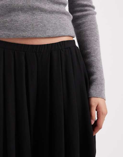 ASOS DESIGN – Hose in Schwarz mit Bundfalten und abgerundetem Beinschnitt, 4 von 5