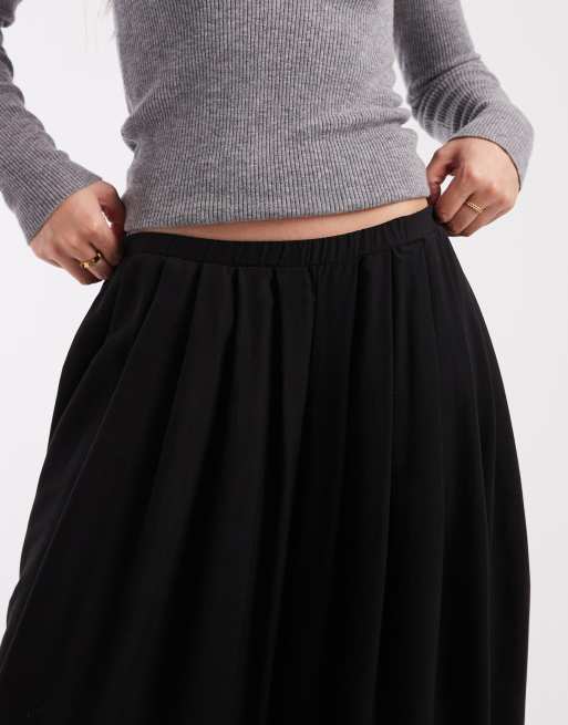 ASOS DESIGN – Hose in Schwarz mit Bundfalten und abgerundetem Beinschnitt, 5 von 5
