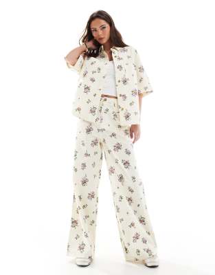 ASOS DESIGN - Hose mit Blumenprint, hohem Bund und weitem Bein, Kombiteil-Bunt