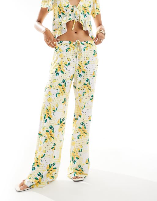 ASOS DESIGN – Hose mit weitem Bein, Lochstickerei und Zitronenprint, 5 von 5