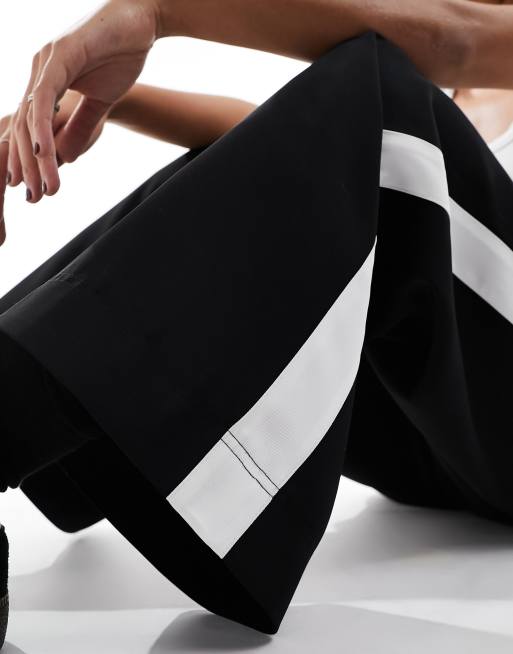 ASOS DESIGN – Hose zum Hineinschlüpfen mit Kontrastbahn in Schwarz, 3 von 5