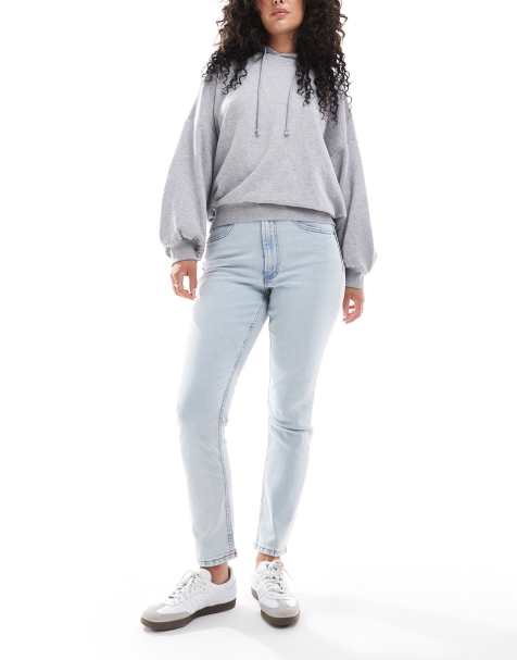 ASOS DESIGN Hourglass – Bequeme Mom-Jeans in Hellblau mit schmalem Schnitt - view 1