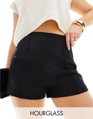 ASOS DESIGN Hourglass - Elegante Shorts in Schwarz mit hohem Bund und Nahtdetail