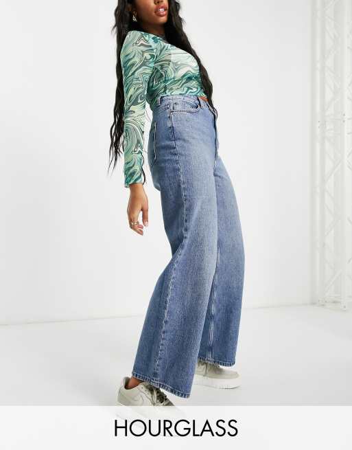 ASOS DESIGN Hourglass – Jasnoniebieskie jeansy dad o luźnym fasonie z z podwyższonym stanem i efektem sprania z mieszanki bawełny – MBLUE