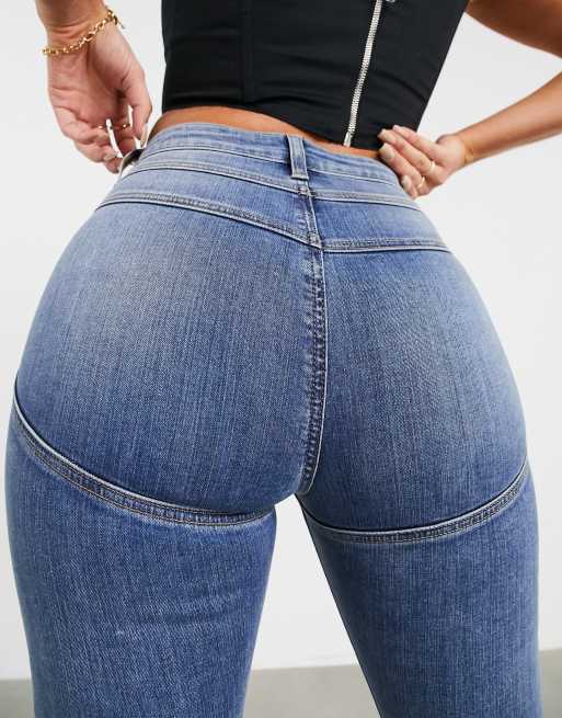 baggy jeans for hourglass figure