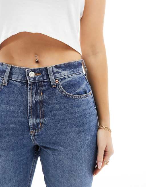 ASOS DESIGN Hourglass mid rise straight jeans in mid blue, 4 of 5