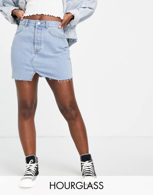 ASOS DESIGN Hourglass - Minigonna di jeans lavaggio medio 