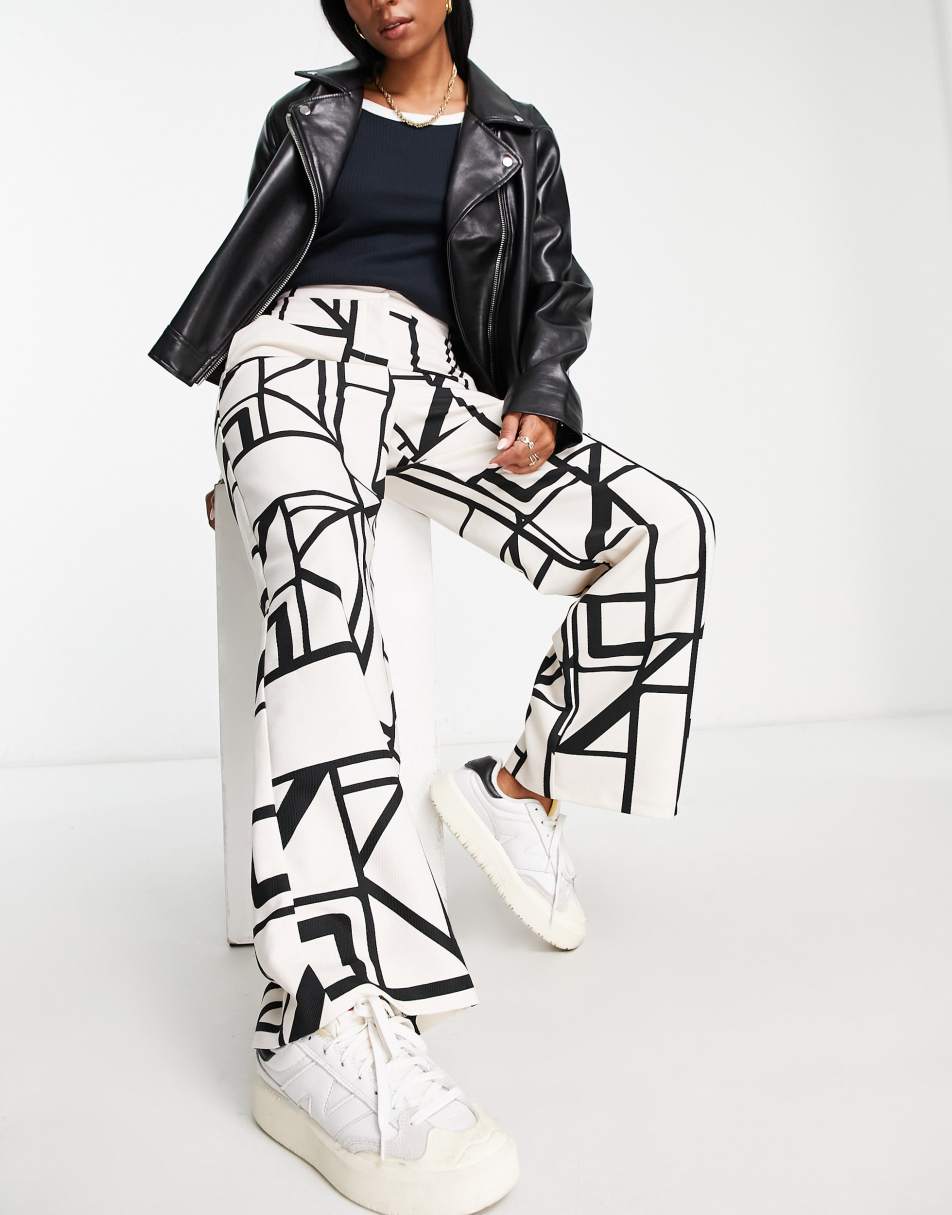 ASOS DESIGN Hourglass mono printed wide leg trouser