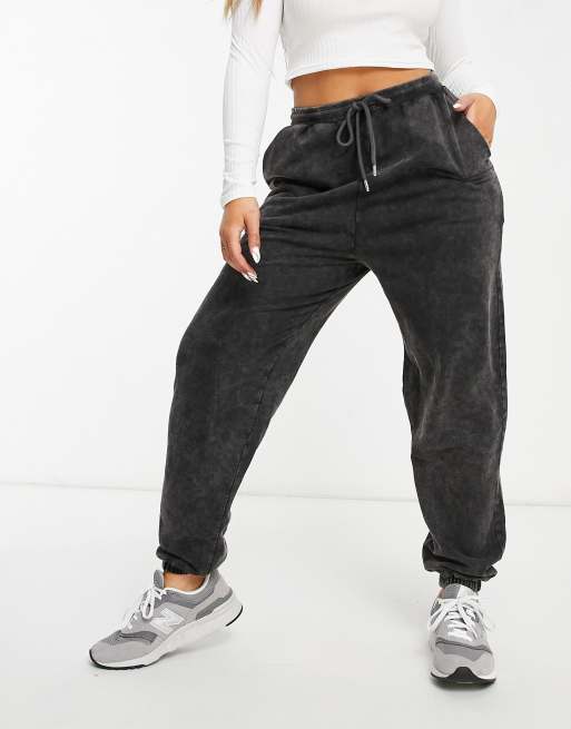 ASOS DESIGN Hourglass – Oversize-Jogginghose in Acid-Waschung in verwaschenem Schwarz