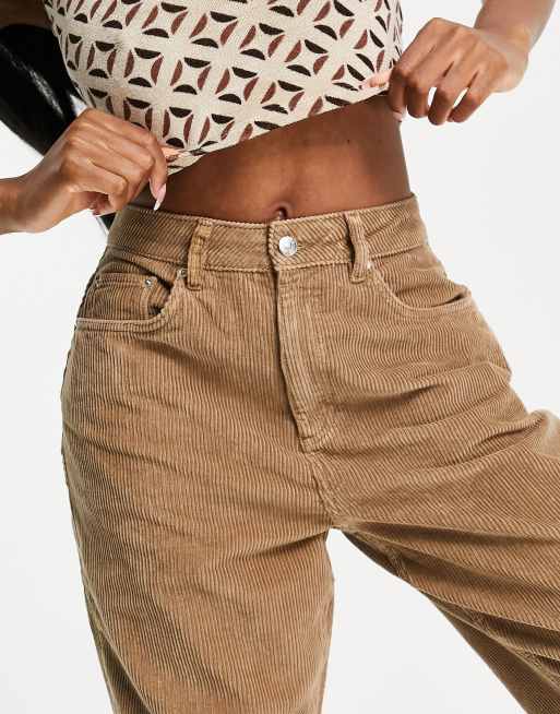 ASOS DESIGN Hourglass - Sandfarvede højtaljede løstsiddende mom-jeans i fløjl, 2 af 4