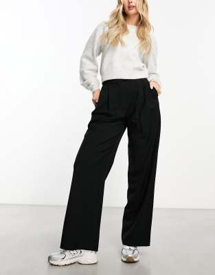 Hourglass tailored wide leg pants with pleat detail in black