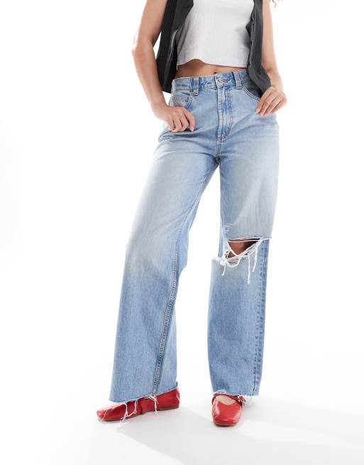 ASOS DESIGN Hourglass wide leg dad jeans in mid blue with rips, 3 of 5