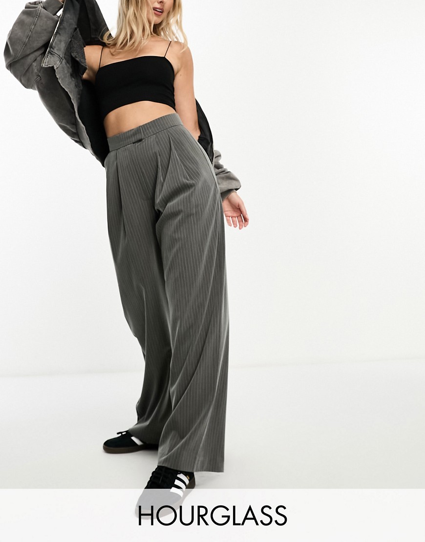 ASOS DESIGN HOURGLASS WIDE LEG PLEATED STRIPED PANTS IN GRAY