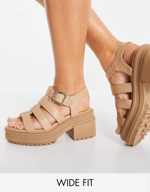 ASOS DESIGN – Hugo – Beige sandaler med grov sula, halvhög klack och bred passform