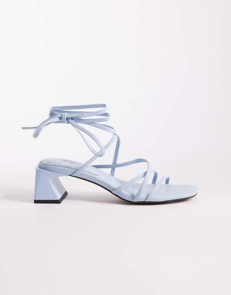 ASOS DESIGN – Hundred – Blekblå sandaler med blockklack och remmar - view 1