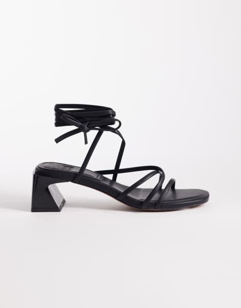 ASOS DESIGN – Hundred – Riemchensandalen in Schwarz mit Blockabsatz - view 1