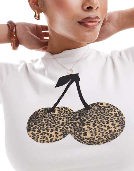 ASOS DESIGN - Hvid baby-T-shirt med kirsebærgrafik med leopardprint, 3 af 4