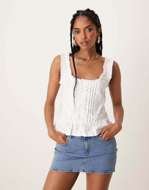 ASOS DESIGN - Hvid-broderet overdel med flæser og knapper - view 1