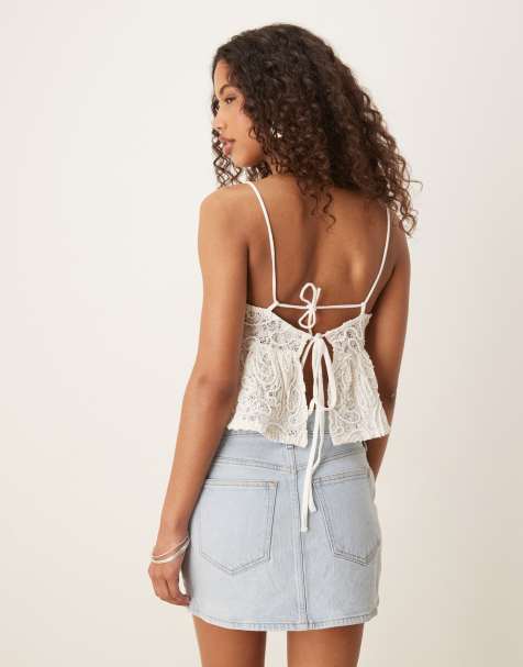 ASOS DESIGN - Hvid cami-top i blondestof med tekstur og flæser samt bindebånd på ryggen - view 1