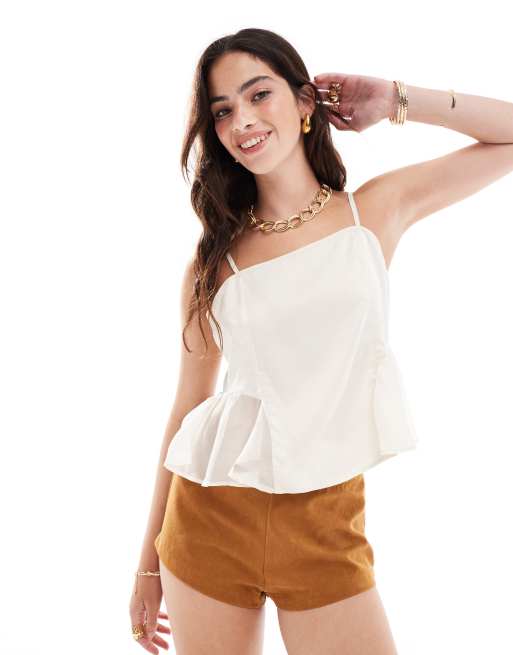ASOS DESIGN - Hvid cami-top i satin-/chiffon-blanding