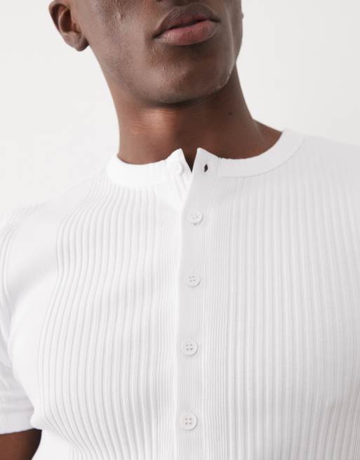 ASOS DESIGN - Hvid elegant ribstrikket tætsiddende T-shirt med henley-hals, 3 af 5