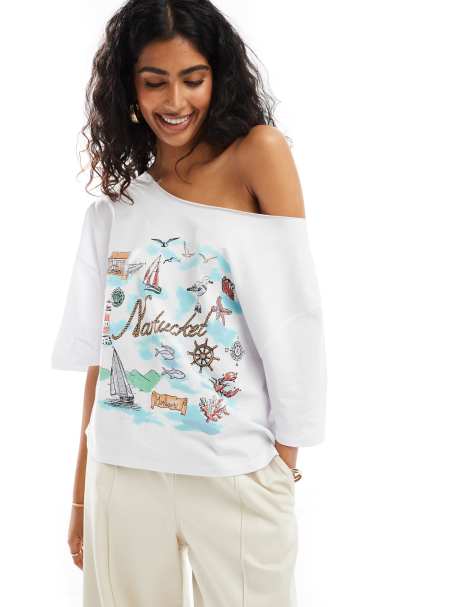 ASOS DESIGN - Hvid offshoulder-T-shirt i afslappet pasform med "Nantucket"-grafik - view 1