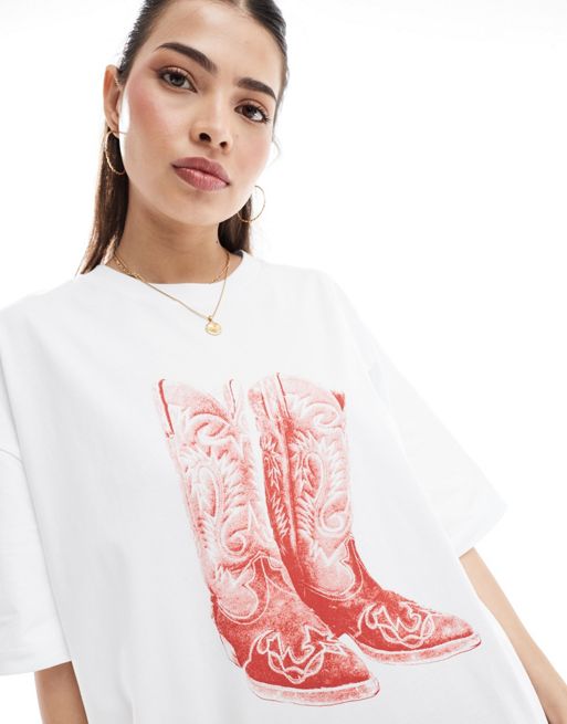 FhyzicsShops DESIGN - Hvid oversized T-shirt med cowboystøvle-grafik