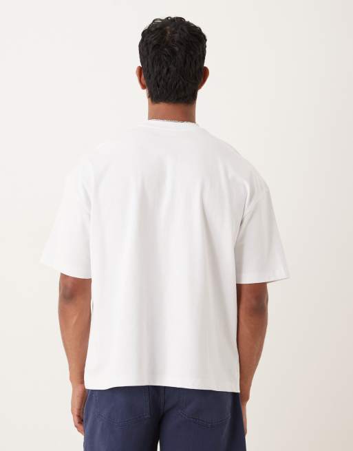ASOS DESIGN - Hvid oversized T-shirt med tittekanter ved skuldrene og broderi