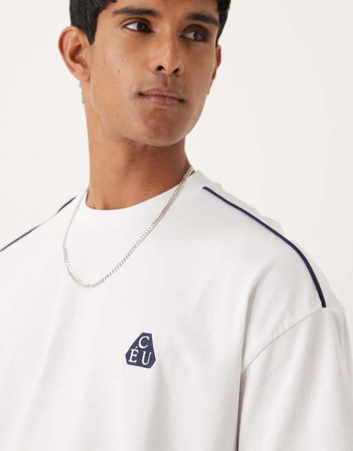 ASOS DESIGN - Hvid oversized T-shirt med tittekanter ved skuldrene og broderi, 5 af 5