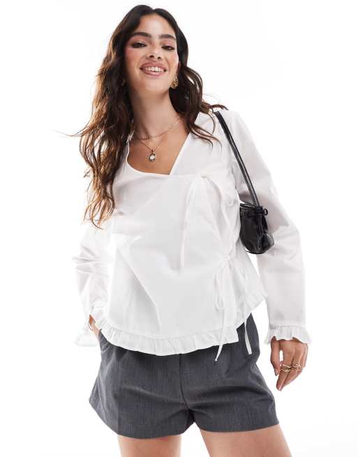 ASOS DESIGN - Hvid poplinbluse med slå-om-snit foran og bindebånd