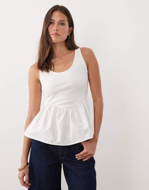 ASOS DESIGN - Hvid ribstrikket cami-top med dyb rund hals og peplum-kant - view 1