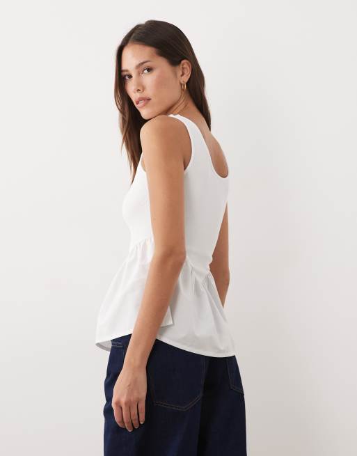 ASOS DESIGN - Hvid ribstrikket cami-top med dyb rund hals og peplum-kant, 4 af 4