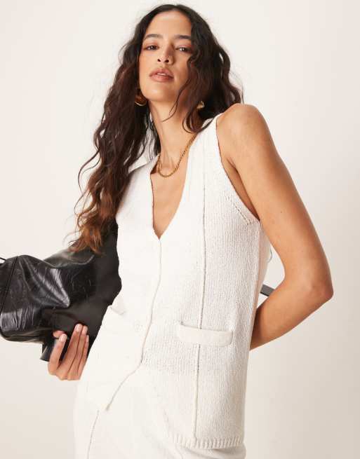 ASOS DESIGN - Hvid strikket habitvest med V-hals og sømdetaljer, 4 af 4