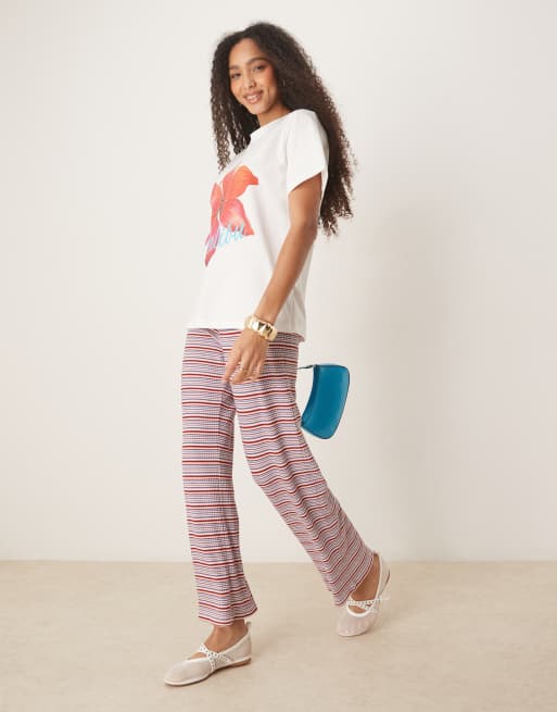 ASOS DESIGN - Hvid T-shirt med 'Malibu'-grafik i regular fit, 2 af 4