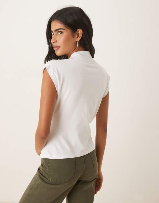 ASOS DESIGN - Hvid T-shirt med vandfaldsudskæring og draperinger, 4 af 4