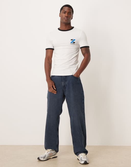 ASOS DESIGN - Hvid tætsiddende T-shirt med bygrafik på brystet, 2 af 5