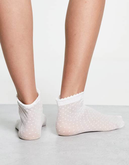 ASOS DESIGN - Hvide ankellange gennemsigtige sokker med polkaprikker og flæser, 2 af 4
