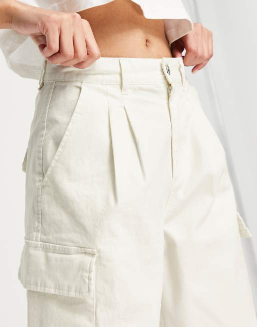 ASOS DESIGN - Hvide chinos med cargolommer og plisseret front, 3 af 4