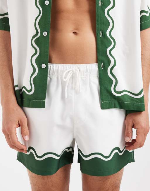 ASOS DESIGN - Hvide korte badeshorts med print i kanten - Del af sæt, 4 af 5
