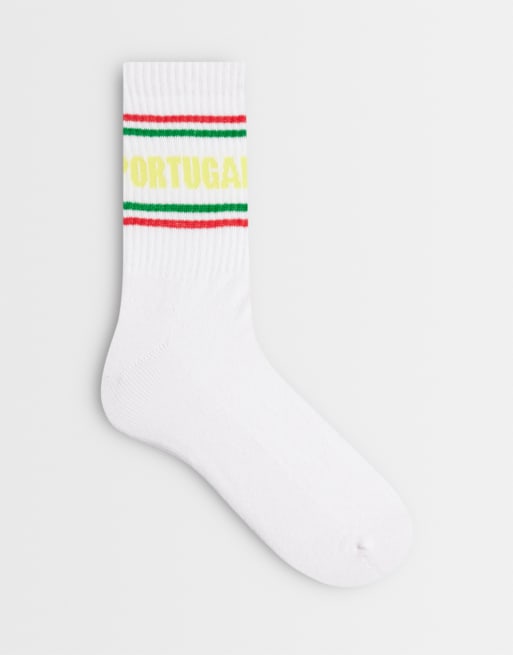 ASOS DESIGN - Hvide sokker med 'Portugal'-grafik, 2 af 3