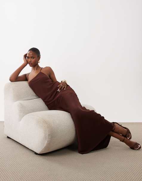 ASOS DESIGN – Hybrid-Maxikleid aus Satin in Schokobraun mit schmalen Trägern und Einsätzen - view 1