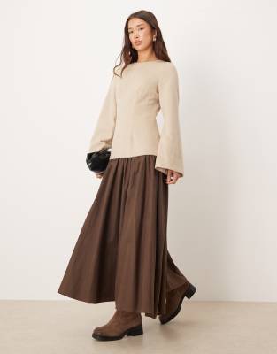 ASOS DESIGN - Hybrid-Maxikleid in Steinbeige mit tiefer Taille-Bunt