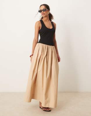 ASOS DESIGN - Hybrid-Maxikleid in Steinbeige mit U-Ausschnitt-Neutral