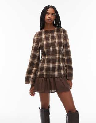 ASOS DESIGN - Hybrid-Minikleid in kariertem Schokobraun mit tiefer Taille-Bunt