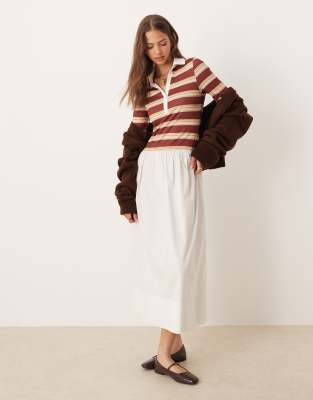 ASOS DESIGN - Hybrid-Rugby-Midikleid in Schokobraun gestreift-Brown
