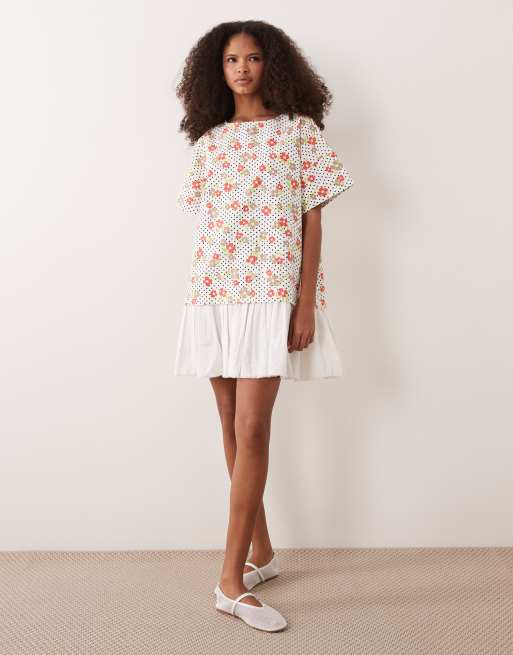 ASOS DESIGN hybrid t-shirt mini dress in ditsy floral, 2 of 4