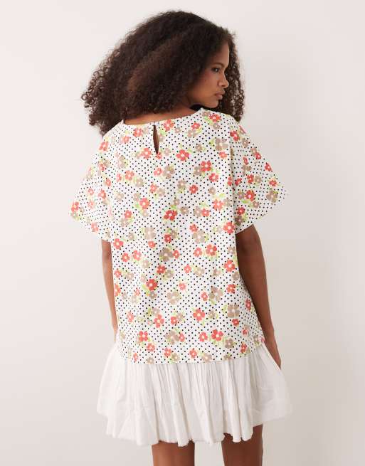 ASOS DESIGN hybrid t-shirt mini dress in ditsy floral, 3 of 4