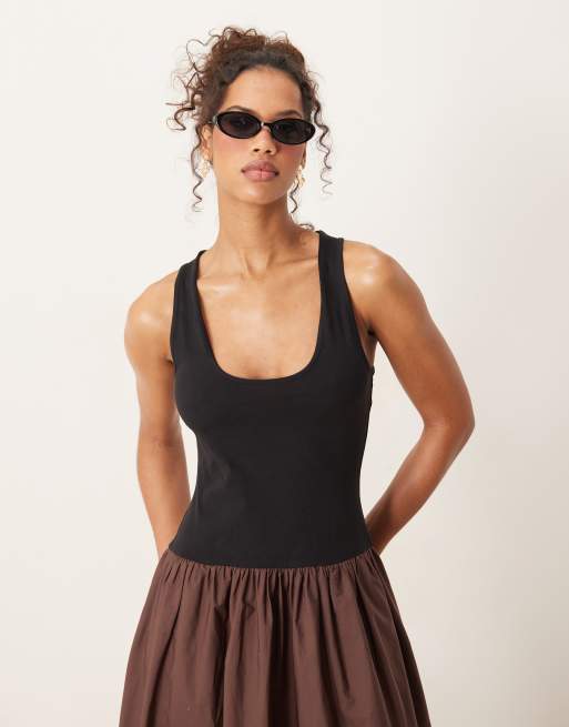 ASOS DESIGN - Hybride maxi-jurk met lage ronde hals in chocoladebruin, 2 van 4