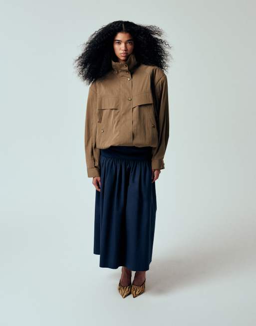 ASOS DESIGN - Iconic - Marineblå maxinederdel med sænket talje og boblekant, 2 af 5