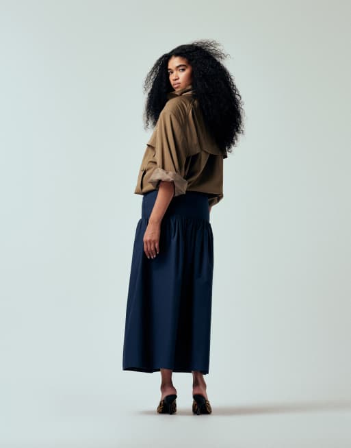 ASOS DESIGN - Iconic - Marineblå maxinederdel med sænket talje og boblekant, 4 af 5